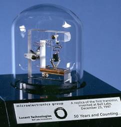 First transistor (1947)